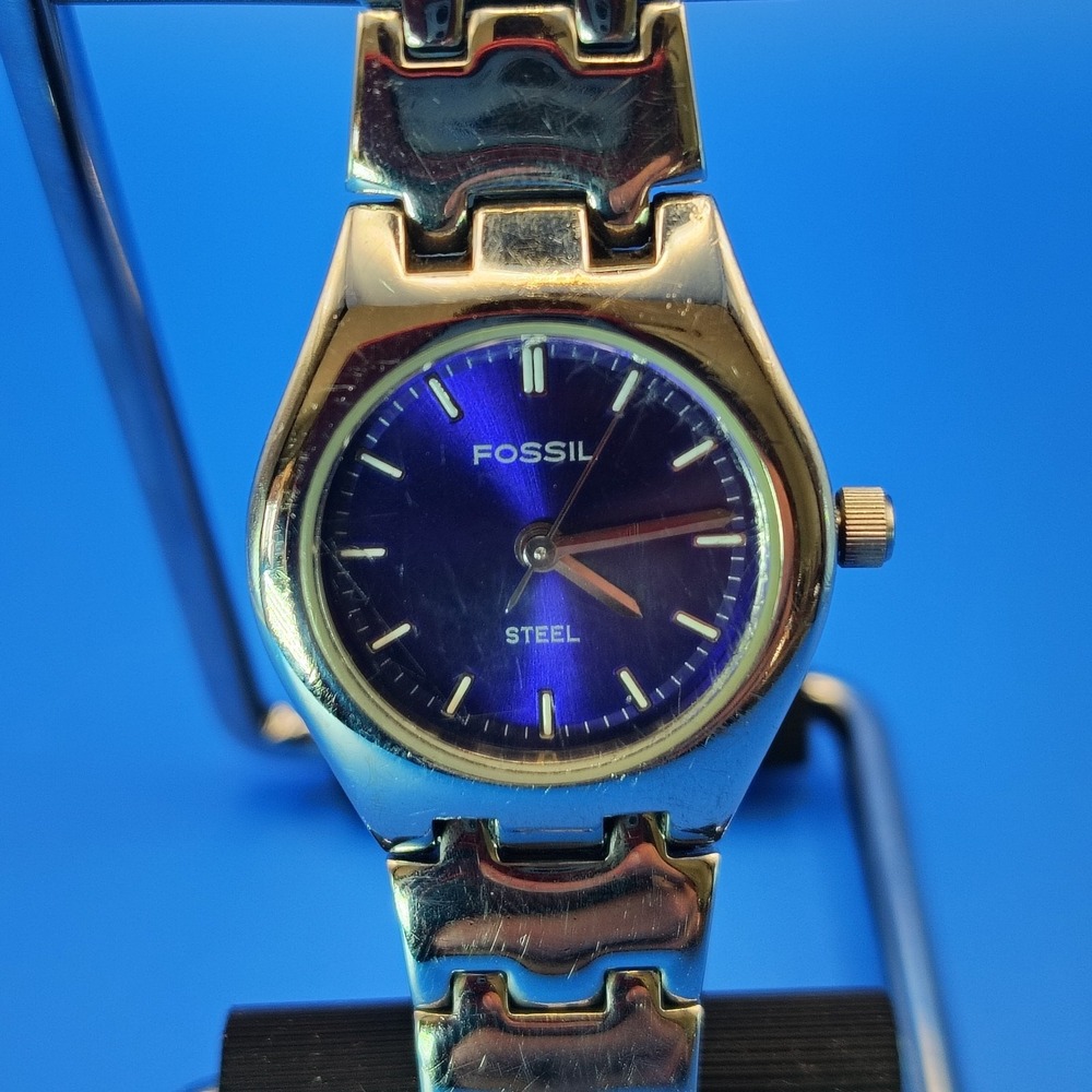 Vintage‎ 2002 Fossil Emerald Blue Dial 28mm Women's Quartz Watch Fully Restored